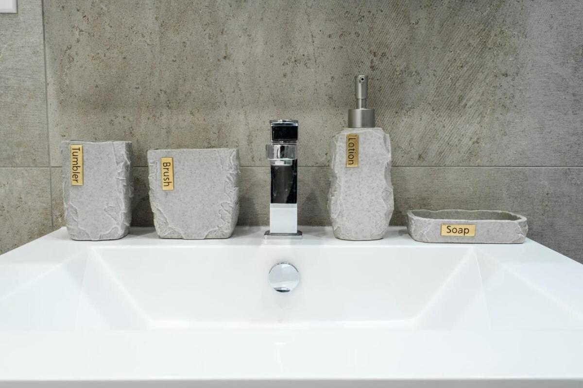 Apartment 317-4b New 1 Bedroom Prime Upper East Wd Walk 2 C Park *